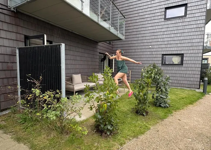 Calm And Moderen Close To Center *